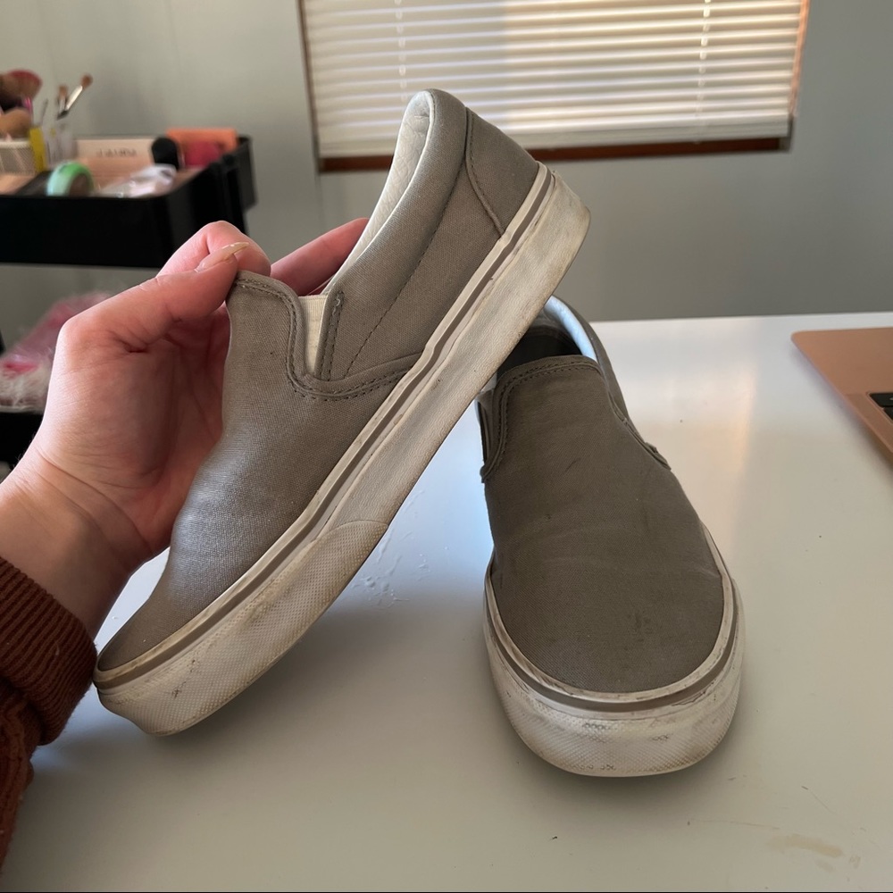 ⚡️SOLD⚡️ Vans classics slip on Grey Wild Dove/True White size 8.5 - Picture 8 of 11